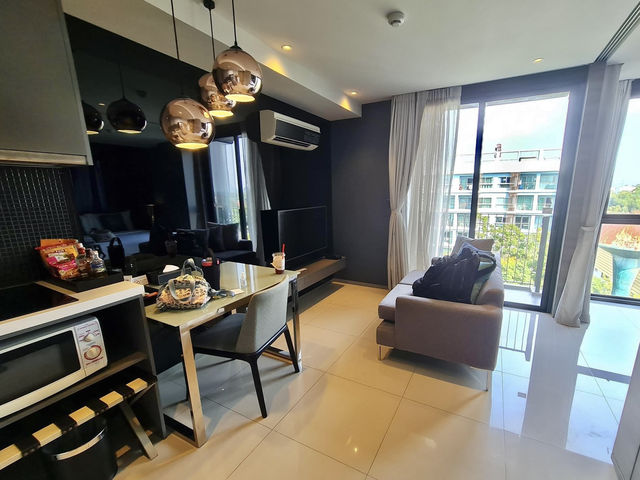 Cross Vibe Pattaya Seaphere โรงแรมสวยพัทยา