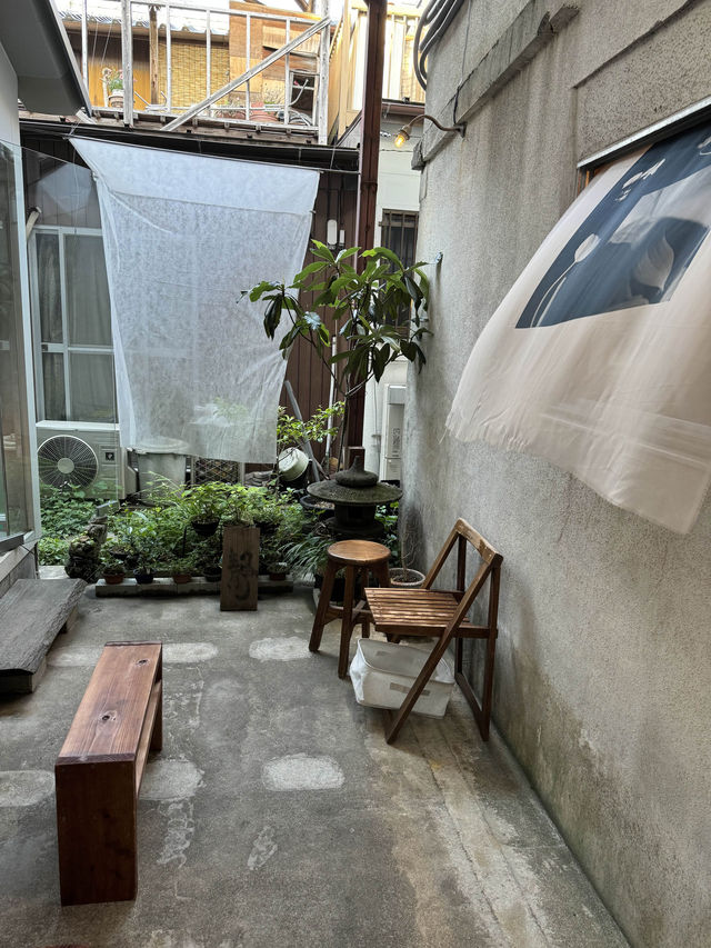 【福岡カフェ】「静」を楽しむ大人な隠れ家カフェ✨️