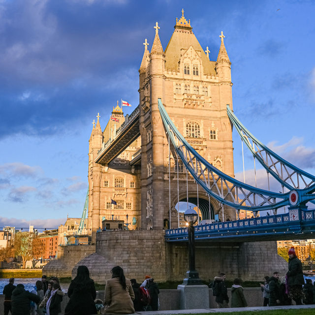 🏴󠁧󠁢󠁥󠁮󠁧󠁿 A Stroll Across Tower Bridge: London's Iconic Landmark