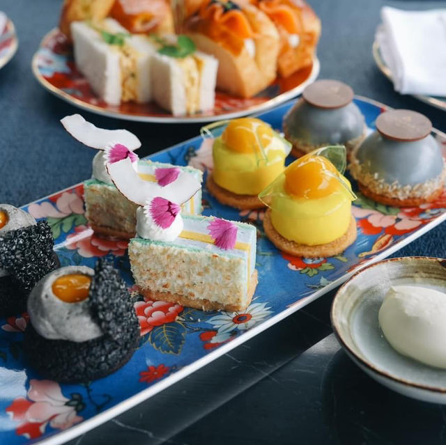 Afternoon Tea 🍵🧁 สุดหรูบนเรือชมวิวริมแม่น้ำปิง 🚤