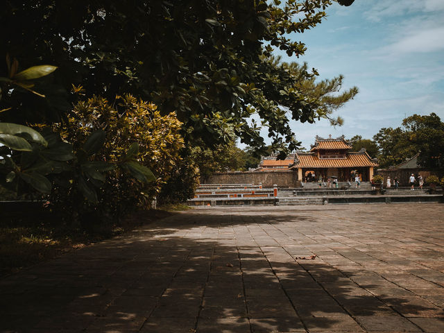 Minh Mang Tomb: A Royal Masterpiece