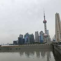 美麗安靜的北外灘，一杯飲料就看得到外灘景色的人民咖啡廳