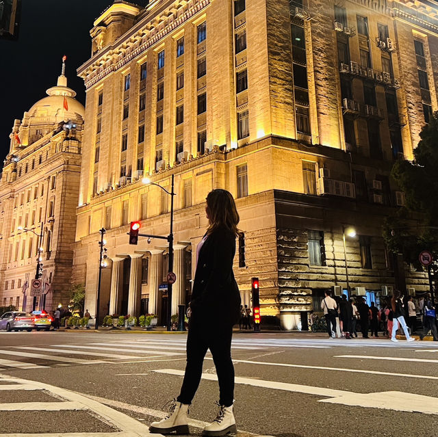The Bund East Nanjing Road กลางคืนไฟสวยมาก