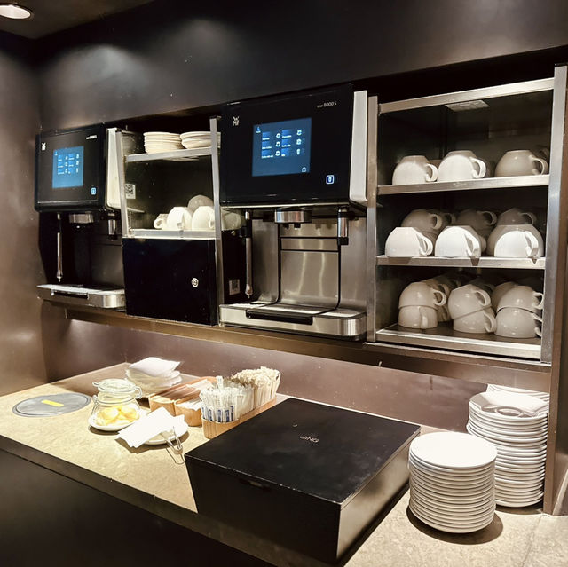 Exceptional Hospitality at The Pier Business Class Lounge Exceptional Hospitality at The Pier Business Class Lounge