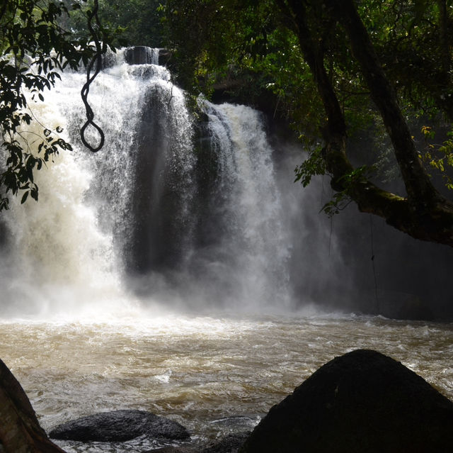 น้ำตกเหวสุวัต Khao Yai National Park. 
