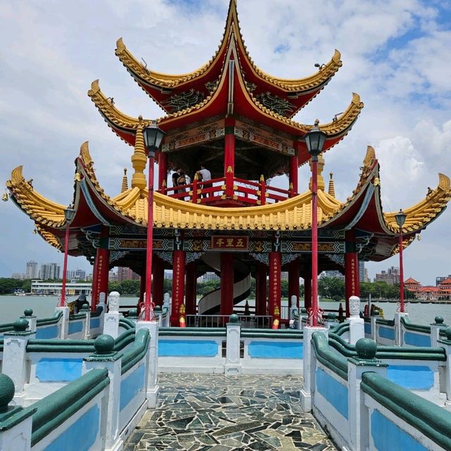 蓮池潭