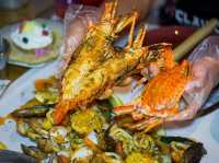 ร้านอาหารทะเลย่านหาดไม้ขาว 