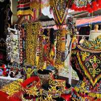 Handcrafted Wonders: Discovering Sarikei Market’s Traditional Treasures!