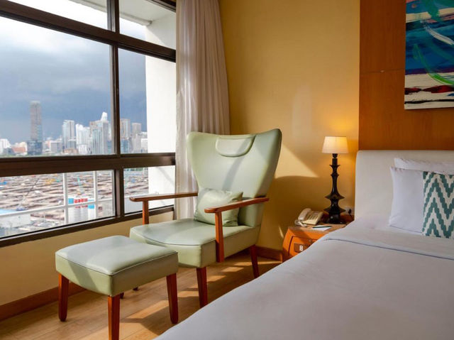 Pinnacle Lumpinee Park Hotel