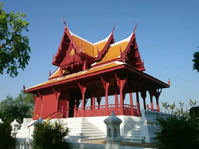 來... Santi Chai Prakan 公園放鬆一下