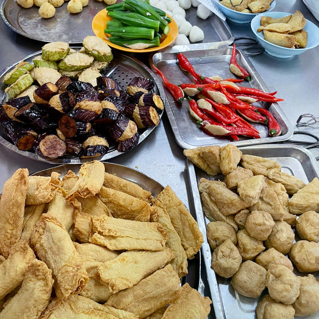 A Local’s Guide to Petaling Street: Food, Art, and Hidden Gems 🇲🇾