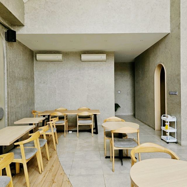 Stylish and Comfortable: Monero Cafe