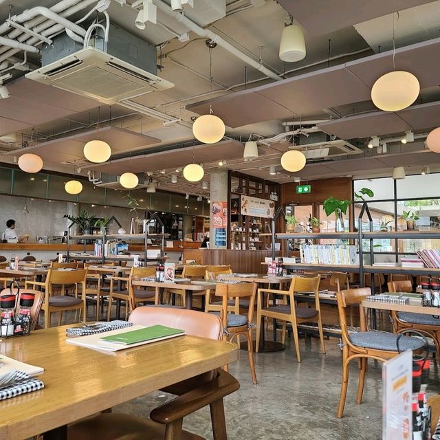 good food but slow service