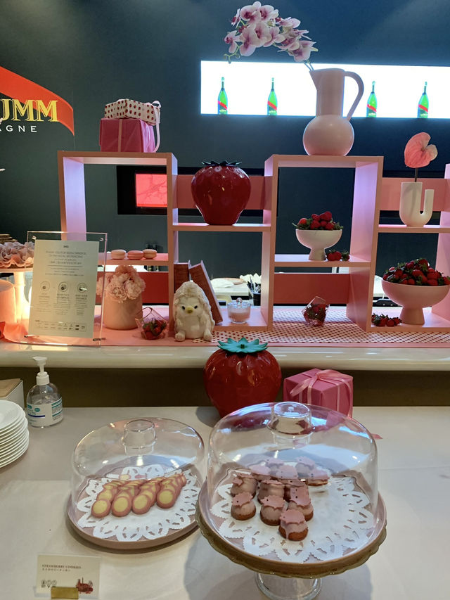 Strawberry Dreams at Brewer's Coffee & Bar🍓
