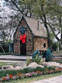 The little hut by Tolo.cafe