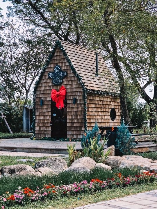The little hut by Tolo.cafe