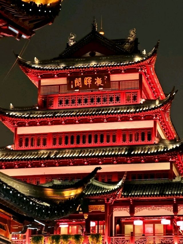 Let’s explore the market at the old street in Shanghai
