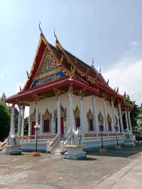 ไหว้พระวัดกลางเก่า จังหวัดสุราษฎร์ธานี