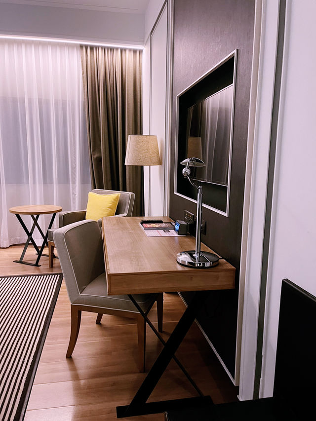 Orchard Hotel Singapore: Quick Check-in & Upgraded!😇
