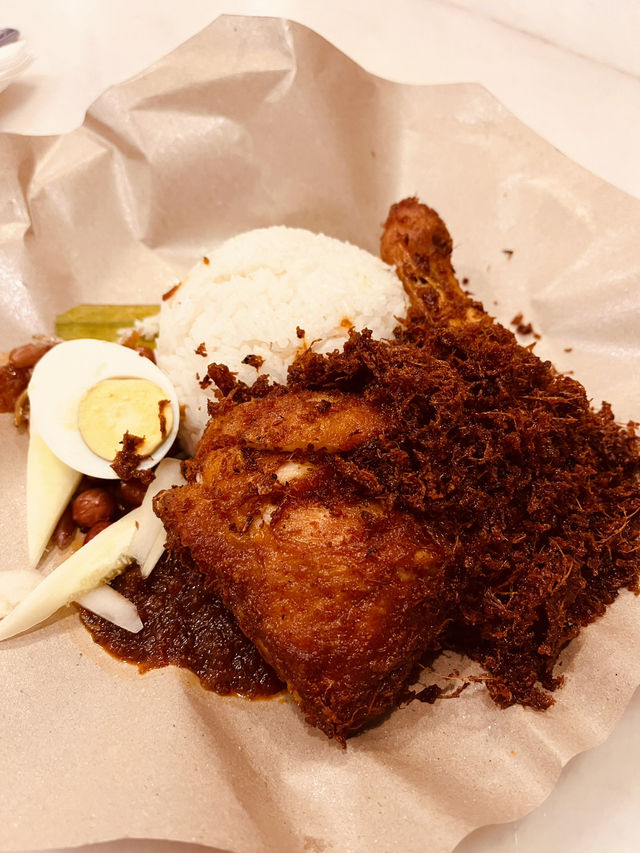 “Village Park Nasi Lemak: A Must-Try Malaysian Icon!”