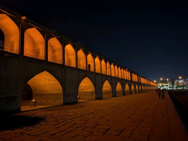 スィーオセ橋