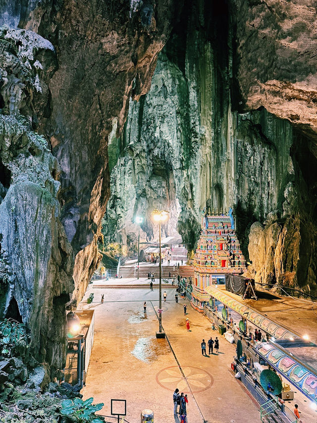 Mesmerizing Limestone Wonder at Batu Caves Temple