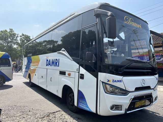スカルノハッタ空港から市内｜ DAMRIバス【おすすめ度★★★☆☆】