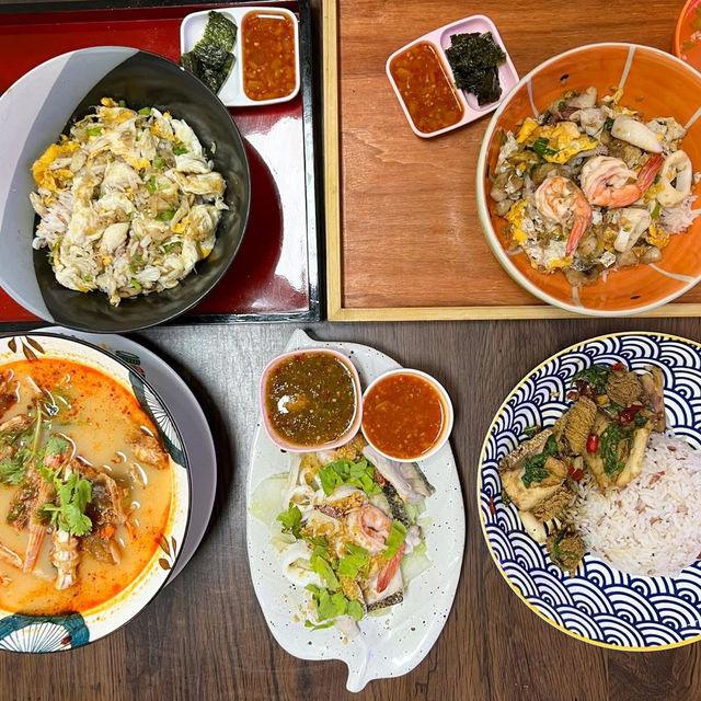 ร้านข้าวต้มชื่อดังแห่งบางแสน กับเมนูเด็ดข้าวแห้ง