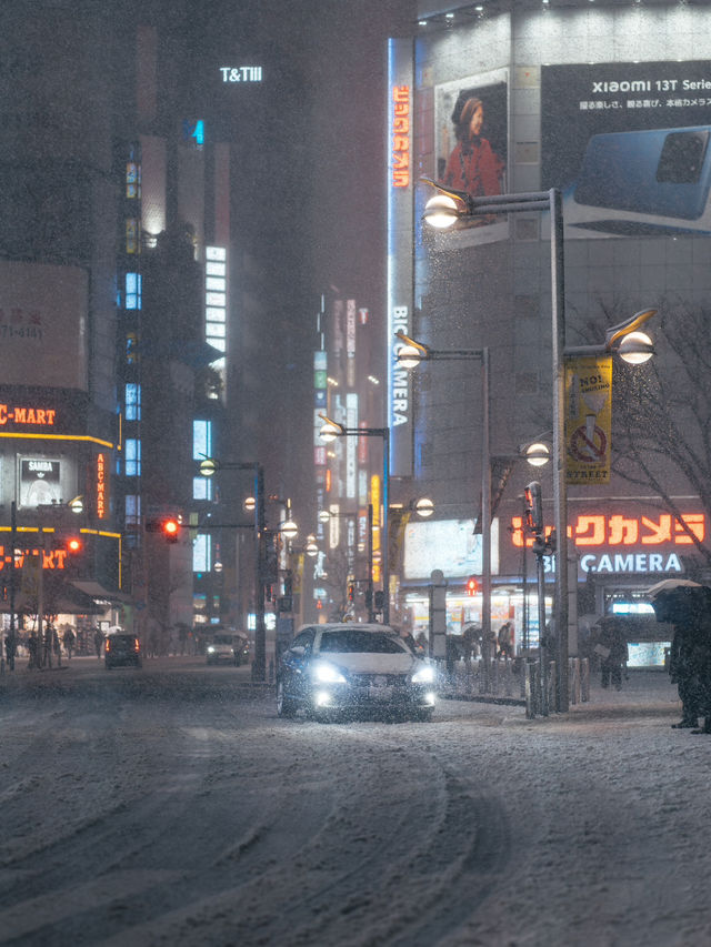 【新宿】雪の夜。カメラマンの視点で切り取る、幻想的な瞬間❄📷