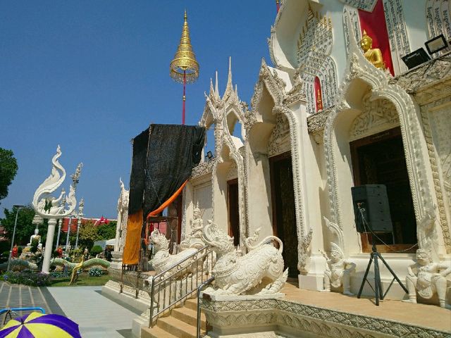 ชมงานศิลป์สกุลช่างเมืองเพชร @วัดข่อย