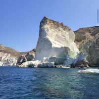 サントリーニ島（ギリシャ） – 青と白のコントラストが美しいエーゲ海の楽園