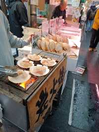 必到黑門市場食刺身