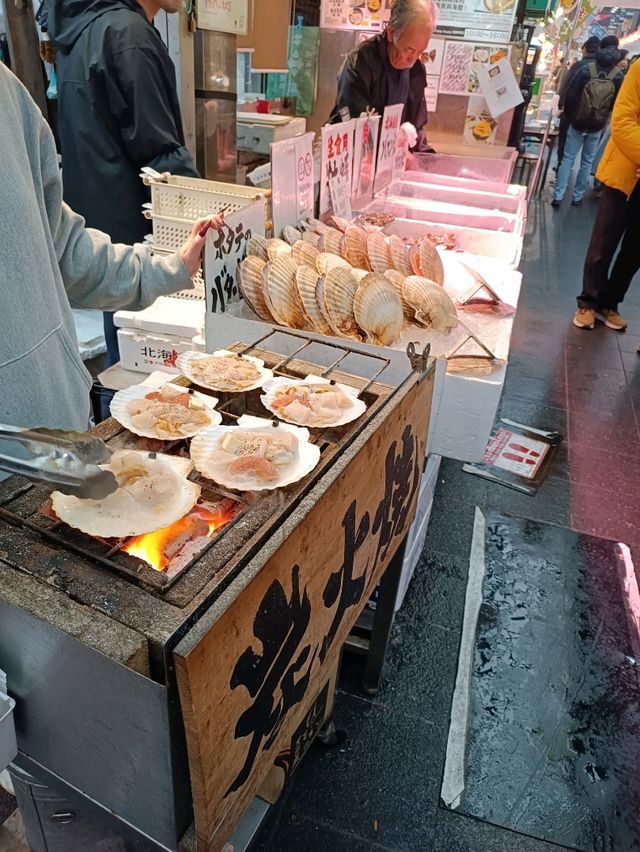 必到黑門市場食刺身
