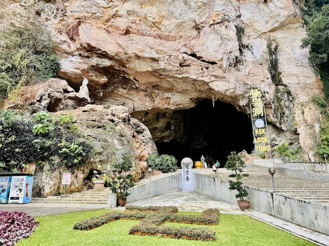 🌄 Kek Lok Tong Cave Temple: Ipoh's Hidden Spiritual Oasis