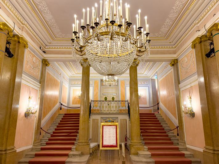 オペラの殿堂】フェニーチェ劇場（Teatro La Fenice）🎼✨ | Trip.com