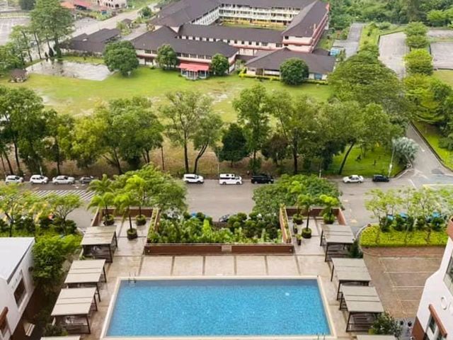"Polished Luxury in the Heart of JB: The Renaissance Experience"