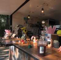 แต้มสุข coffee & folk