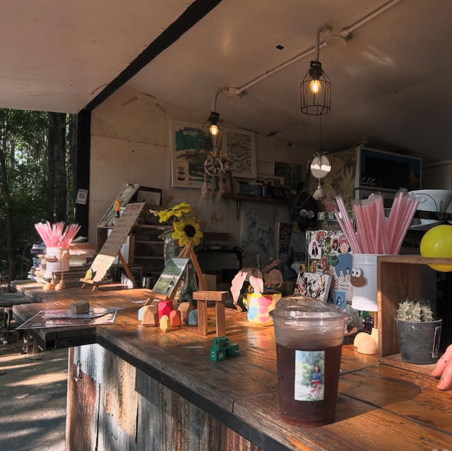 แต้มสุข coffee & folk