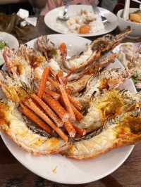 Khun Thai: An authentic seafood feast!🦞