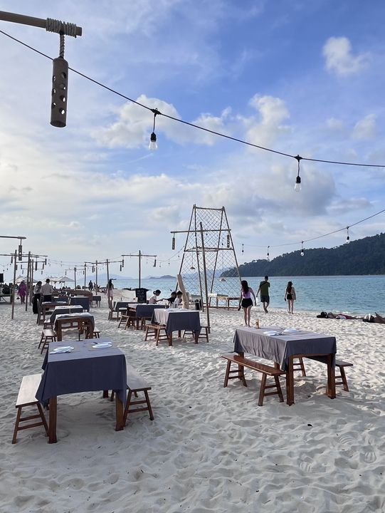 Lost in Lipe Zodiac beach: Sun, Sea & Snorkels