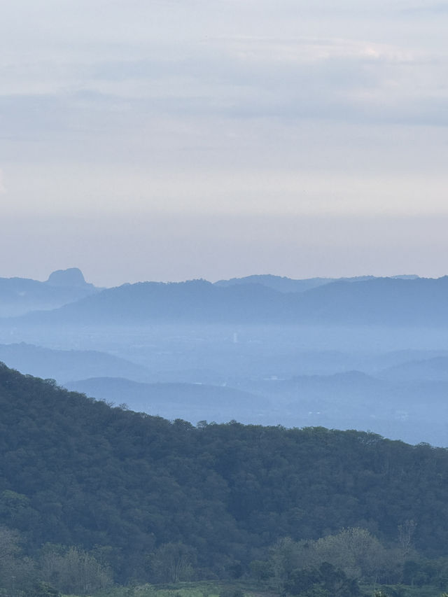 ลานกางเต็นท์ ผาย้อนตะวัน สระบุรี