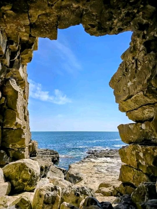 Cliffs, Quarry & Coastline: Hiking from Winspit Quarry to Dancing Ledge