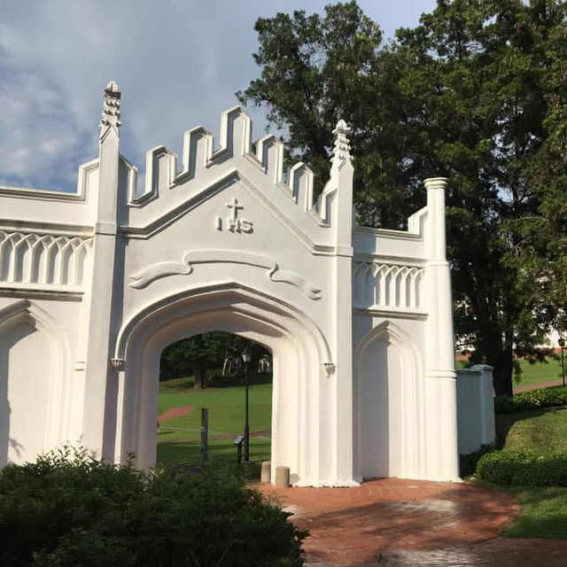 Fort Canning Morning & a Flaky Start at Tiong Bahru Bakery