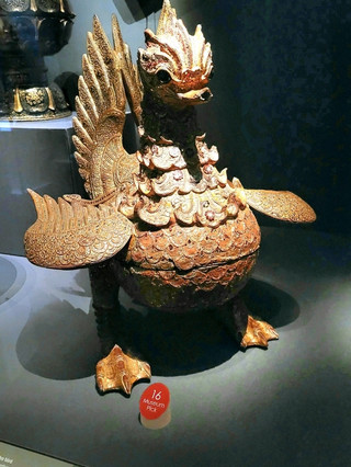 來自過去的低語：祖先的回聲與神聖儀式