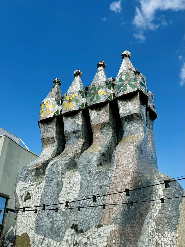 Stepping Into Gaudí’s Dreamworld in Barcelona ✨