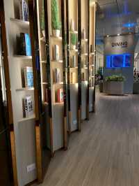 พักผ่อนสบาย ๆ ที่ Miracle Lounge