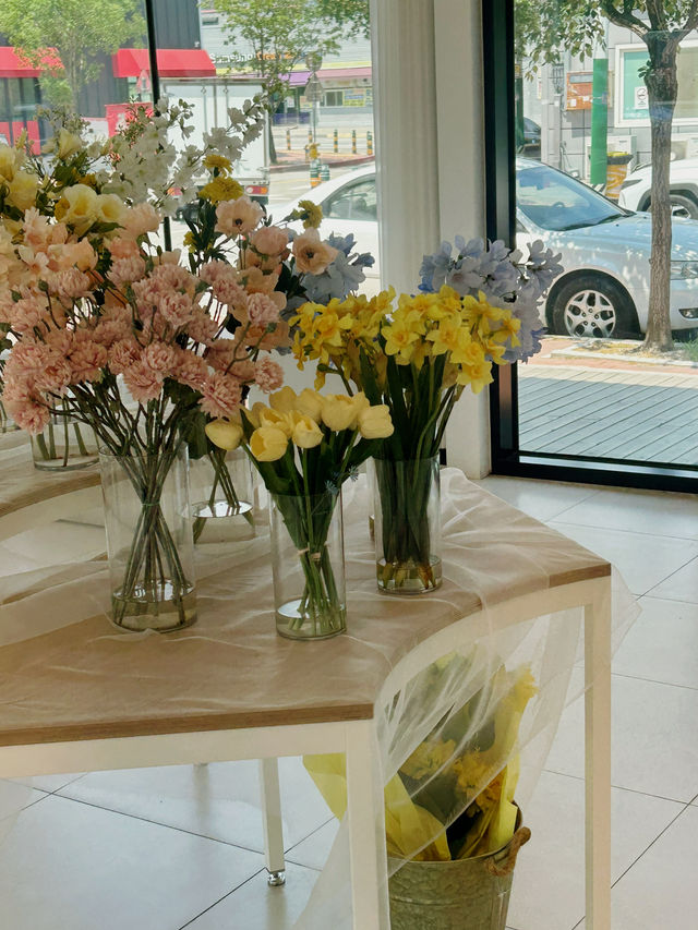 ✨ 통창 너머 햇살 한 잔, 에잇스타 카페🤍