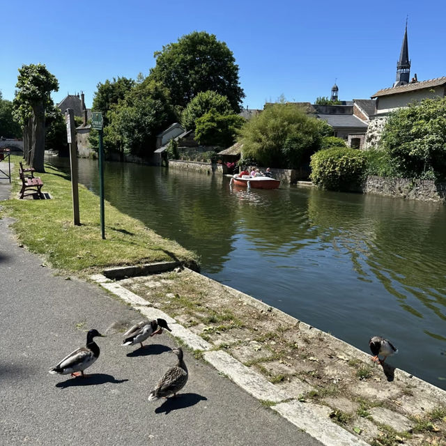 🇫🇷 Weekend Escape from Paris: Bonneval, the “Little Venice of Beauce”