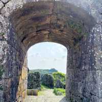 🏯【沖繩中城城跡】世界遺產評測：石牆博物館 × 護佐丸悲劇舞台 × 360度絕景！