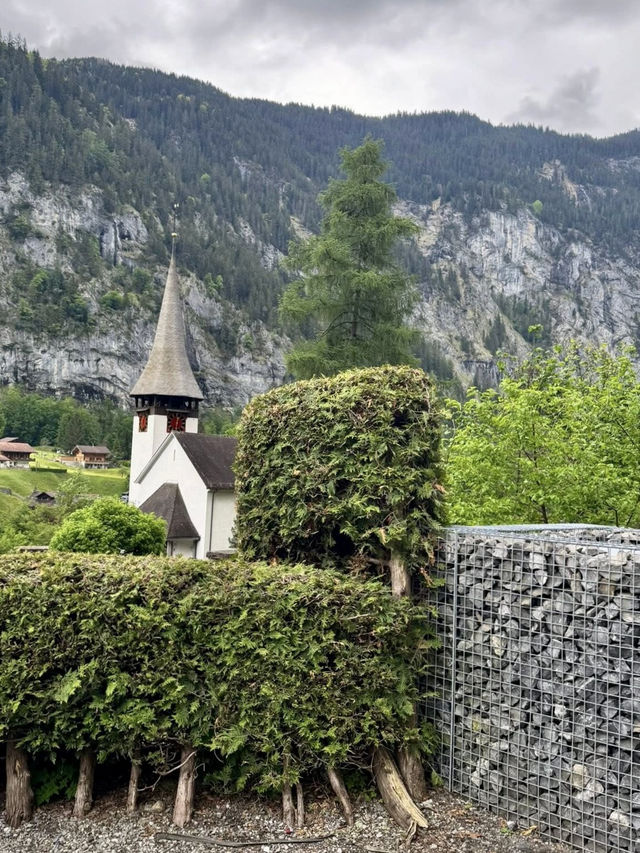 走訪瑞士知名的瀑布小鎮～勞特布龍嫩Lauterbrunnen